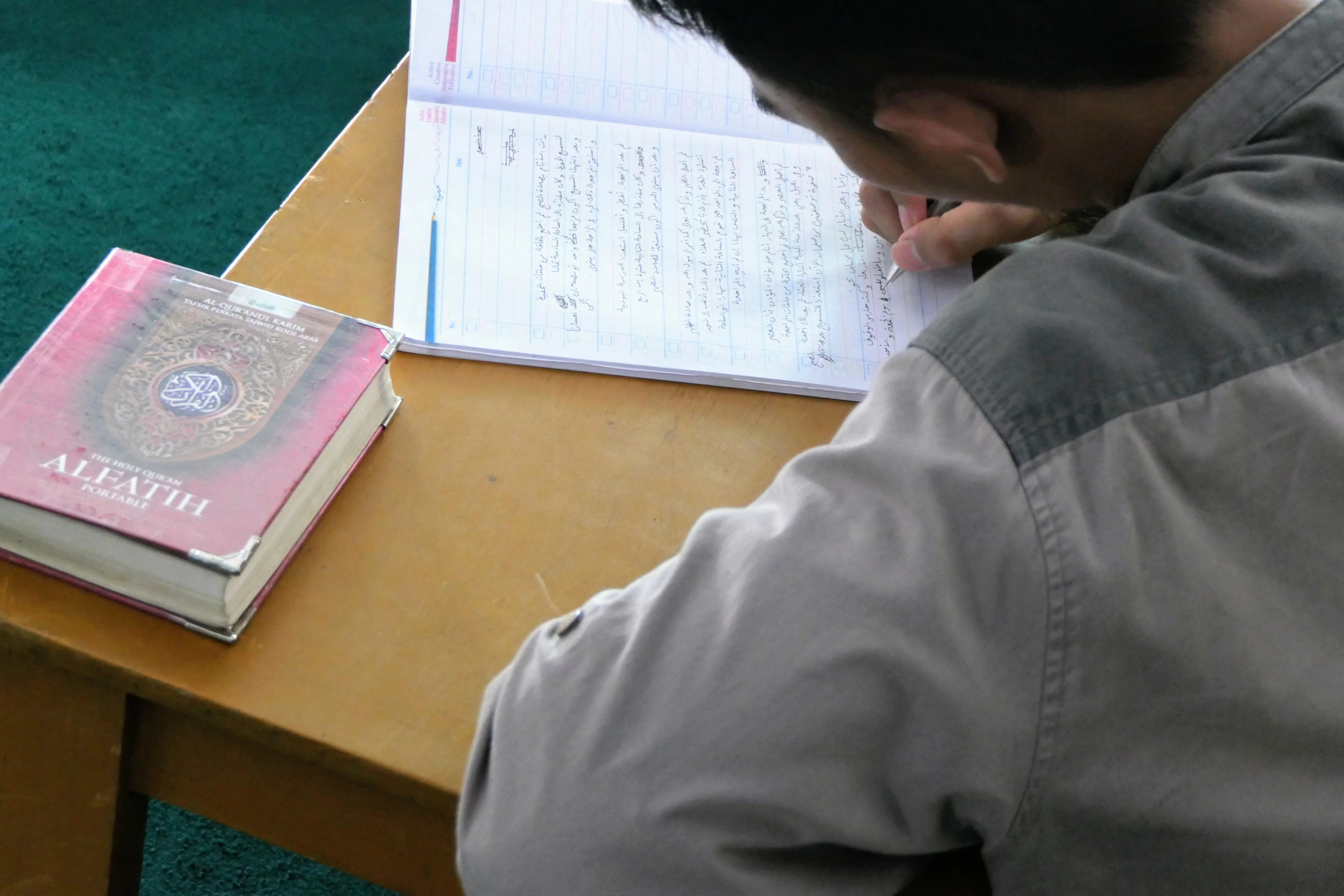 Representative photo for pesantren listing - taklim activity at Indonesian pesantren | Representative image, not exact site photo | Source: Wikimedia Commons | License: CC BY-SA 4.0 | https://commons.wikimedia.org/wiki/File:Taklim_di_Pesantren_01.jpg